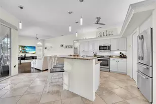 6817 Corral Cir, Sarasota, FL 34243 - Photo 3