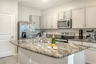 8777 Milestone Dr, Sarasota, FL 34238 - Photo 17