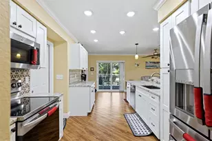 918 Ell Way, Sarasota, FL 34243 - Photo 13