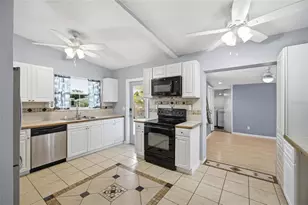 3328 Barstow St, Sarasota, FL 34235 - Photo 5