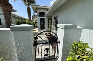 310 Reclinata Cir, Venice, FL 34292 - Photo 3