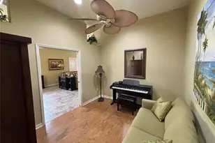 310 Reclinata Cir, Venice, FL 34292 - Photo 11