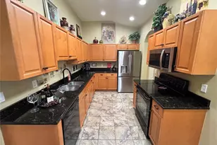 310 Reclinata Cir, Venice, FL 34292 - Photo 13