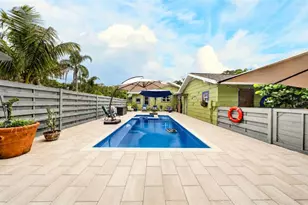2404 W 11th Ave, Bradenton, FL 34205 - Photo 5