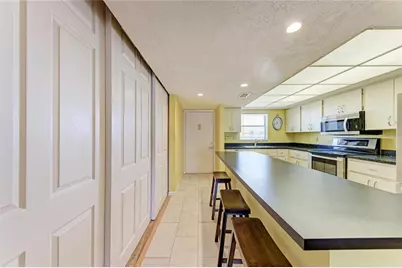 3983 Maceachen Boulevard #434, Sarasota, FL 34233 - Photo 3