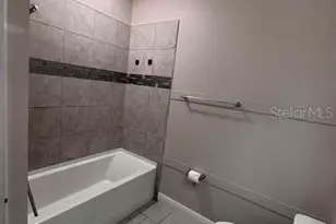 3550 74th Ave Cir E, Sarasota, FL 34243 - Photo 13