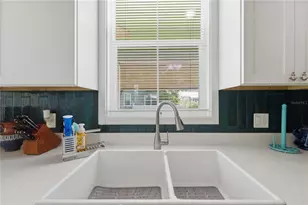 559 18th St E, Bradenton, FL 34208 - Photo 11