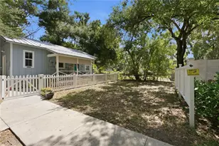 559 18th St E, Bradenton, FL 34208 - Photo 27
