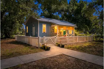559 18th Street E, Bradenton, FL 34208 - Photo 1