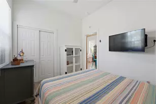 559 18th St E, Bradenton, FL 34208 - Photo 17