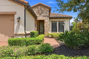 16525 Hillside Cir, Lakewood Ranch, FL 34202 - Photo 5