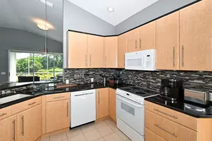 7131 Kensington Ct, University Park, FL 34201 - Photo 17