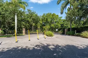 1346 Grantham Dr, Sarasota, FL 34234 - Photo 37