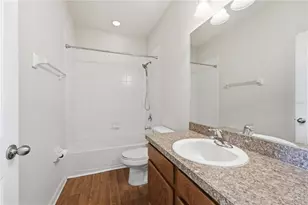 1346 Grantham Dr, Sarasota, FL 34234 - Photo 21
