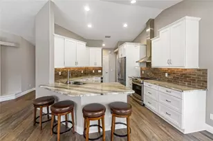 502 St Andrews Dr, Sarasota, FL 34243 - Photo 13