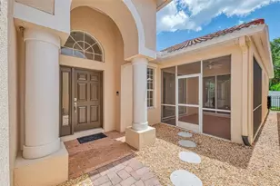 7803 33rd St E, Sarasota, FL 34243 - Photo 5