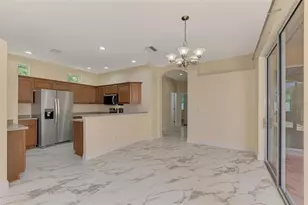 7803 33rd St E, Sarasota, FL 34243 - Photo 11