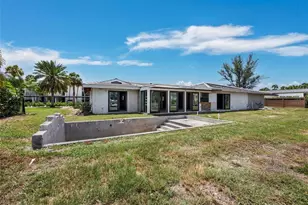 525 Sloop Ln, Longboat Key, FL 34228 - Photo 13