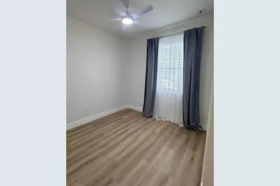 3467 74th Avenue Circle E, Sarasota, FL 34243 - Photo 19
