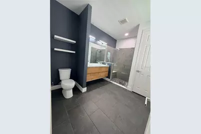 3467 74th Avenue Circle E, Sarasota, FL 34243 - Photo 11