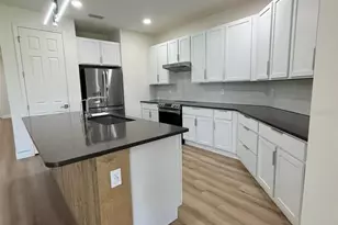 3467 74th Ave Cir E, Sarasota, FL 34243 - Photo 7