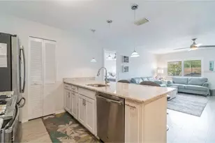 2724 72nd St W, Bradenton, FL 34209 - Photo 3