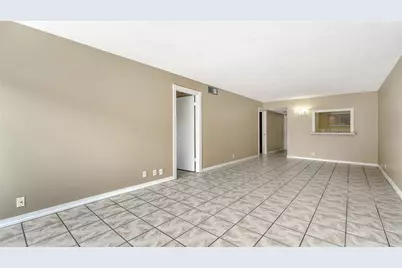 2763 Woodgate Lane #104, Sarasota, FL 34231 - Photo 3