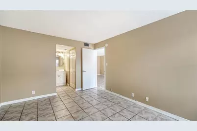 2763 Woodgate Lane #104, Sarasota, FL 34231 - Photo 13