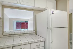 2763 Woodgate Ln, Sarasota, FL 34231 - Photo 11