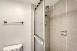 2763 Woodgate Ln, Sarasota, FL 34231 - Photo 15