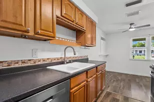 4915 Bell Meade Dr, Sarasota, FL 34232 - Photo 11