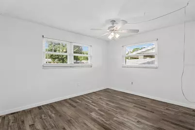 4915 Bell Meade Drive, Sarasota, FL 34232 - Photo 13