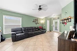 1111 Seminole Sky Dr, Ruskin, FL 33570 - Photo 7
