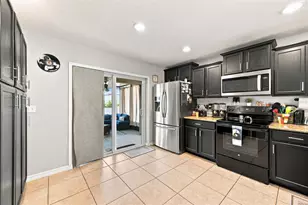 1111 Seminole Sky Dr, Ruskin, FL 33570 - Photo 17