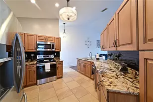 6589 Fairway Gardens Dr, Bradenton, FL 34203 - Photo 5