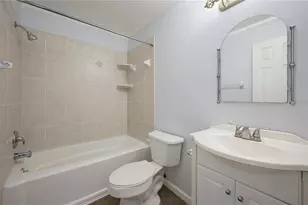 2608 Hidden Lake Dr N, Sarasota, FL 34237 - Photo 17