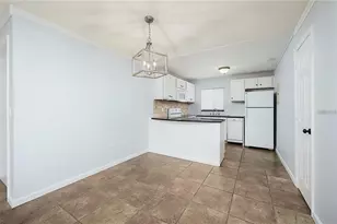 2608 Hidden Lake Dr N, Sarasota, FL 34237 - Photo 5