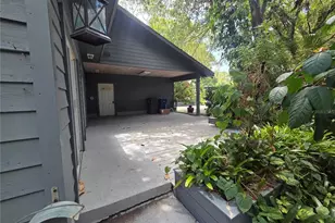 215 48th St NW, Bradenton, FL 34209 - Photo 5