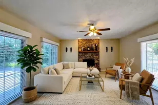 215 48th St NW, Bradenton, FL 34209 - Photo 7