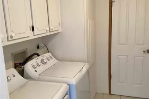8451 Imperial Cir, Palmetto, FL 34221 - Photo 19