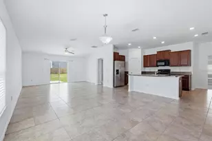 6908 Trent Creek Dr, Ruskin, FL 33573 - Photo 5