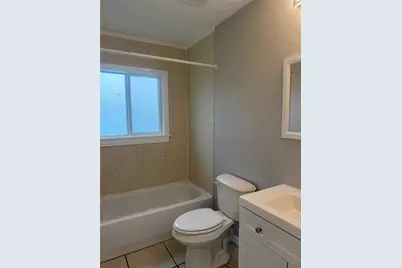 1200 70th Street N, Saint Petersburg, FL 33710 - Photo 9