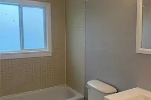 1200 70th St N, Saint Petersburg, FL 33710 - Photo 9