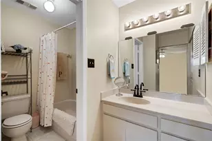 5252 Lake Village Dr, Sarasota, FL 34235 - Photo 17