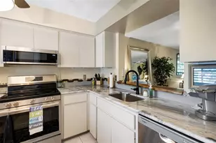5252 Lake Village Dr, Sarasota, FL 34235 - Photo 21