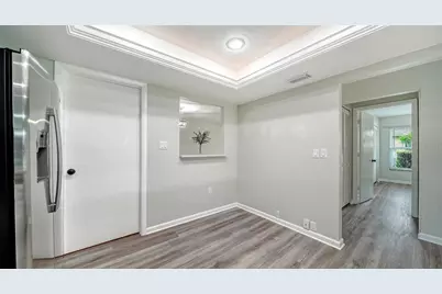 5689 Evergreen Drive #18, Sarasota, FL 34233 - Photo 19