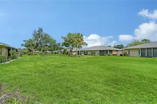 5689 Evergreen Dr, Sarasota, FL 34233 - Photo 31