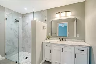 5689 Evergreen Dr, Sarasota, FL 34233 - Photo 21