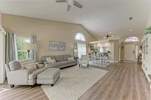 4909 Clubview Ct E, Bradenton, FL 34203 - Photo 19