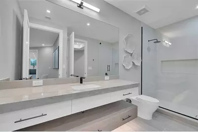 70 Avenida Veneccia #201, Sarasota, FL 34242 - Photo 45